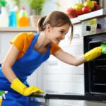 Come pulire il forno: trucchi e consigli