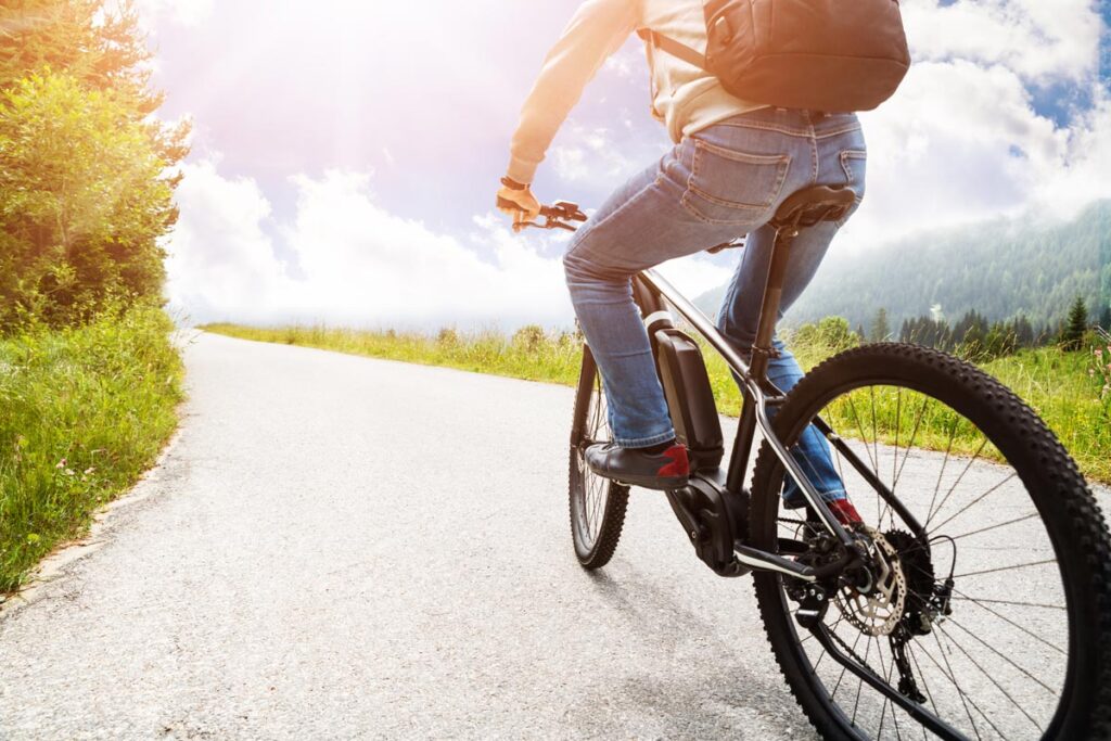 bicicletta elettrica in campagna