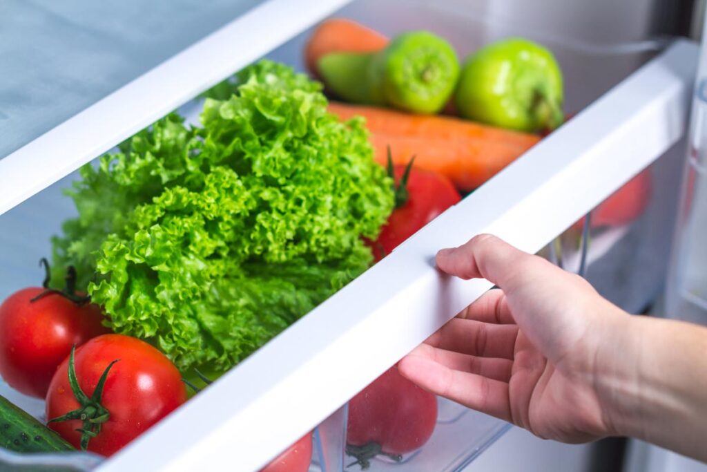 frutta e verdura in frigorifero