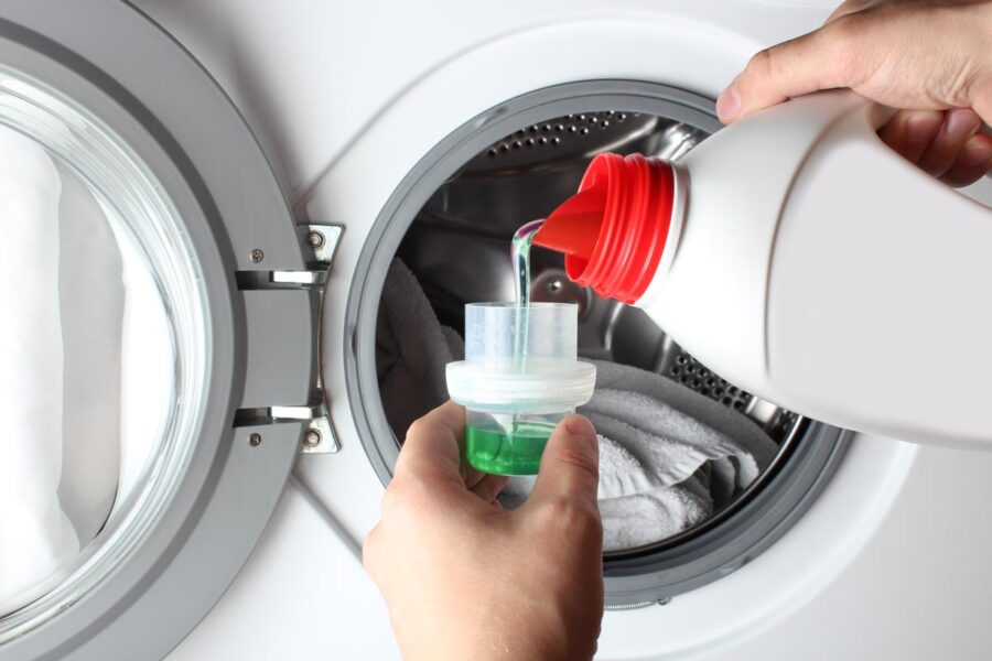 Quanto detersivo usare in lavatrice? Guida anti-spreco per un bucato efficace