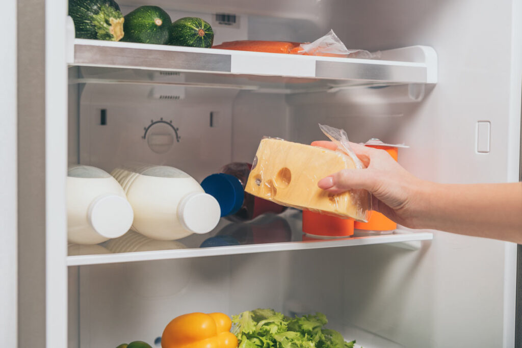 formaggio in frigo